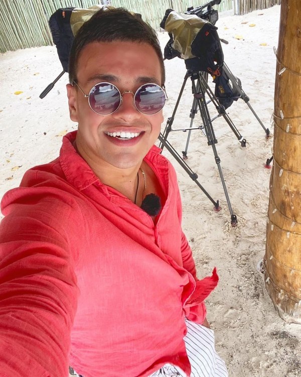 Даниил Сахнов в Инстаграм: Камера, мотор  На местностииии