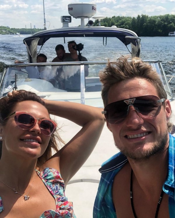 Ксения Задойнова в Инстаграм: Сегодня муж мне сделал свидание на лодочке ,