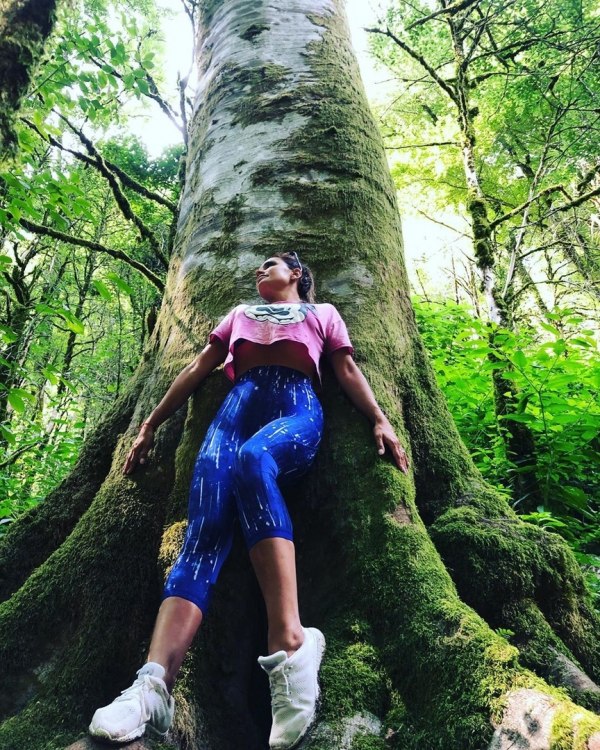 Ксения Задойнова в Инстаграм: А вы верите в то, что Дерево может дать вам