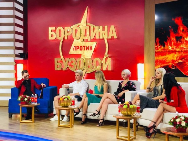 Влад Кадони в Инстаграм: Это Максим и четыре женщины, которые хотят Максима